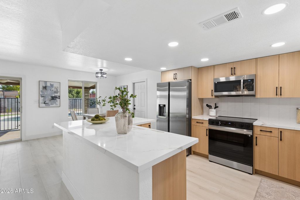1727 E DIAMOND Avenue, Mesa, AZ 85204 — exterior