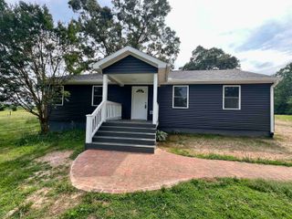 530 Walnut Hill Church Road, Campobello, SC 29322
