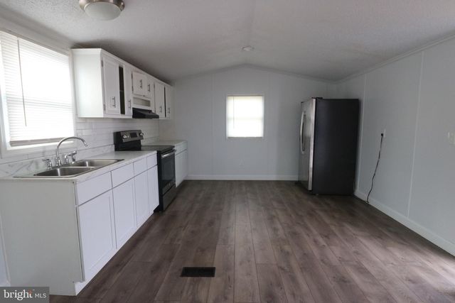 111 SUNFLOWER LN, Middle River, MD 21220