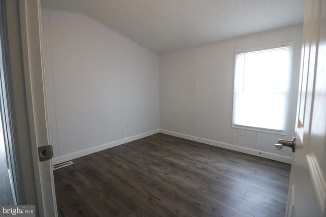 111 SUNFLOWER LN, Middle River, MD 21220