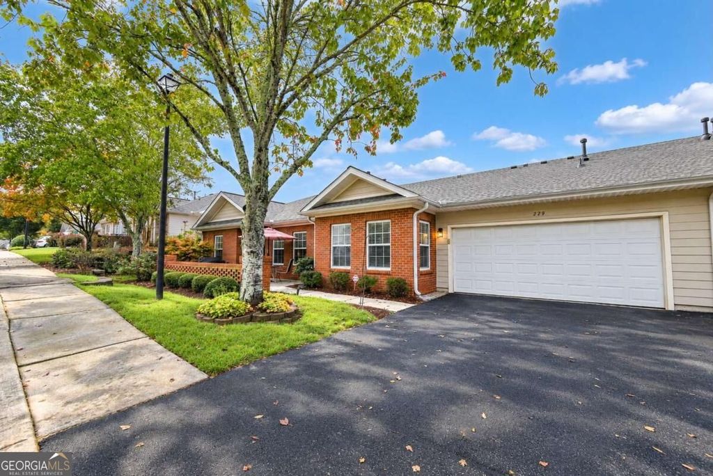 229 Villa Park Circle, Stone Mountain, GA 30087 — exterior