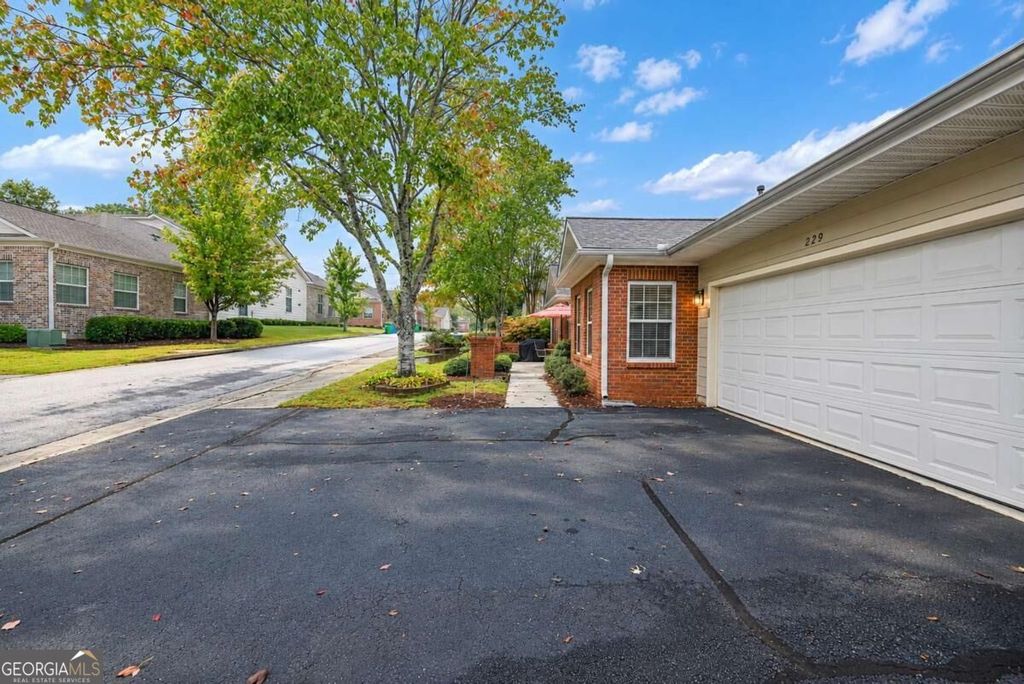 229 Villa Park Circle, Stone Mountain, GA 30087 — photo 2