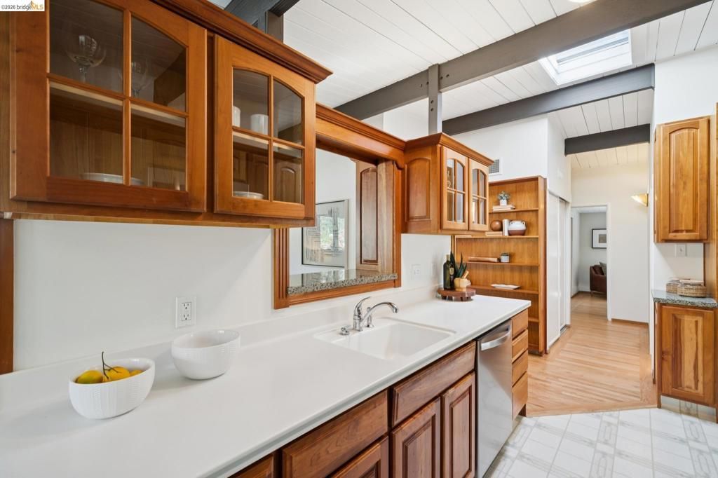 Image 14 of property listing at 7811 Potrero Ave, El Cerrito, CA 94530