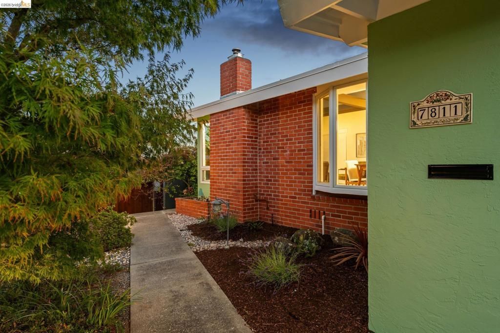 Image 43 of property listing at 7811 Potrero Ave, El Cerrito, CA 94530