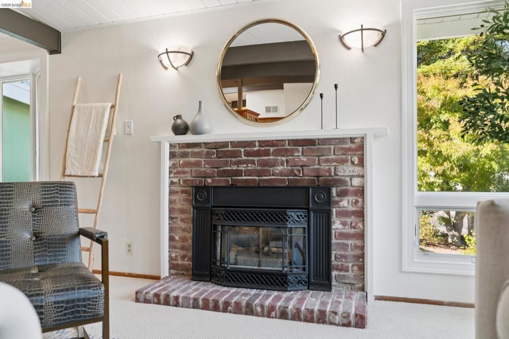 Image 6 of property listing at 7811 Potrero Ave, El Cerrito, CA 94530