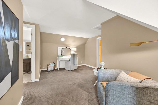 5842 N Bay Ridge AVENUE, Whitefish Bay, WI 53217