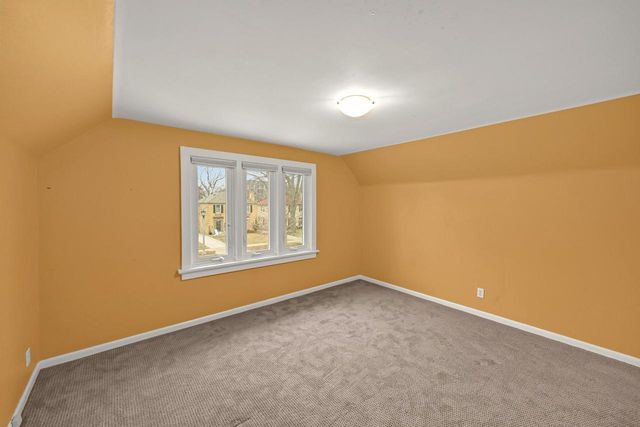 5842 N Bay Ridge AVENUE, Whitefish Bay, WI 53217