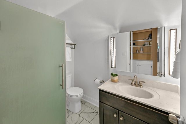 5842 N Bay Ridge AVENUE, Whitefish Bay, WI 53217