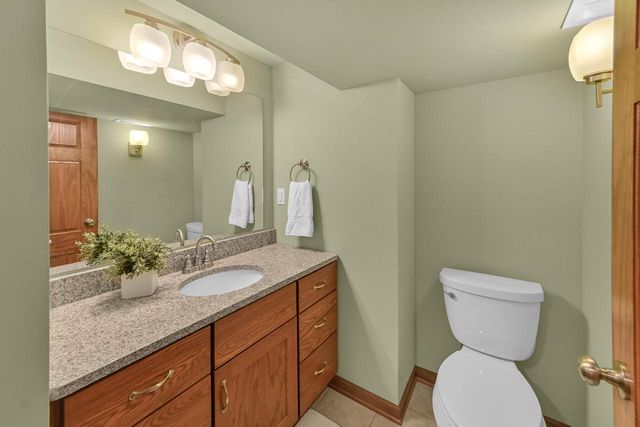 5842 N Bay Ridge AVENUE, Whitefish Bay, WI 53217