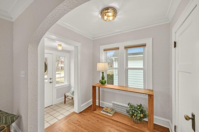 5842 N Bay Ridge AVENUE, Whitefish Bay, WI 53217