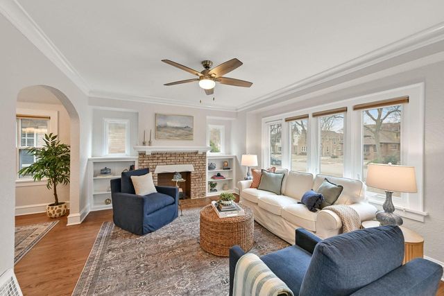 5842 N Bay Ridge AVENUE, Whitefish Bay, WI 53217