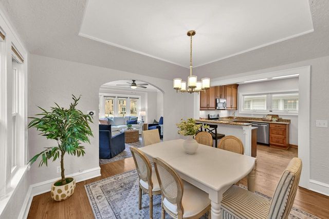 5842 N Bay Ridge AVENUE, Whitefish Bay, WI 53217