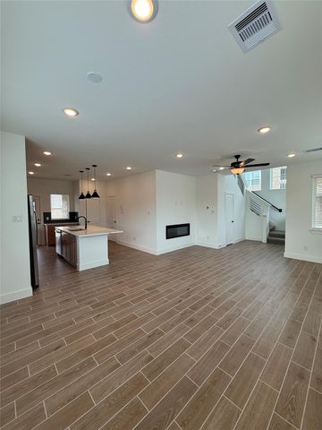 10014 Agave Point Court, Iowa Colony, TX 77583