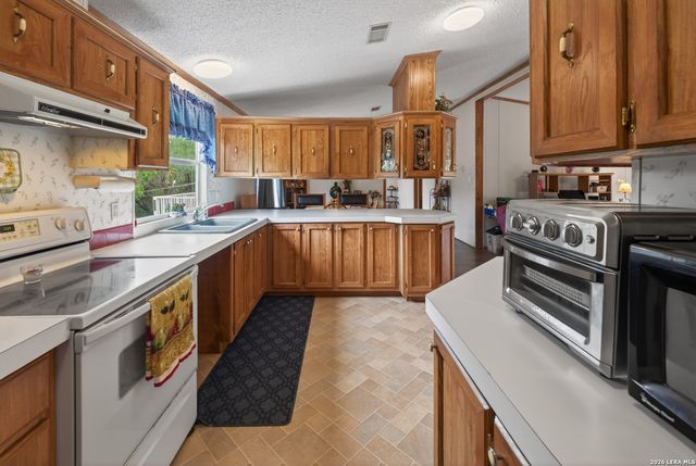 136 Jeanette, Canyon Lake, TX 78133