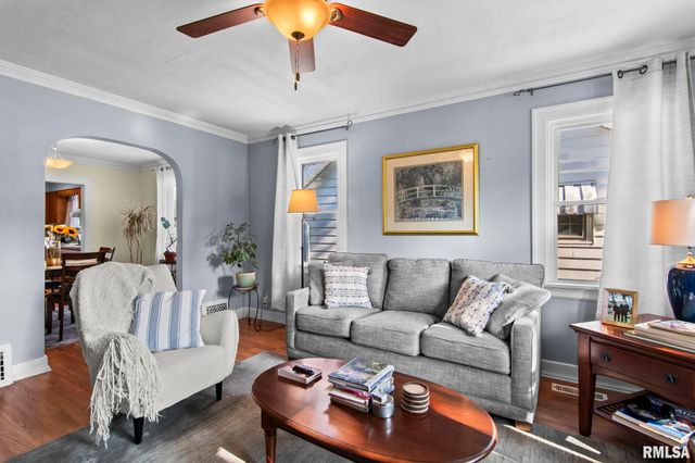 2109 S STATE Street, Springfield, IL 62704