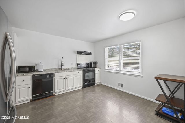 59 Sunnyside Road, Howell, NJ 07731