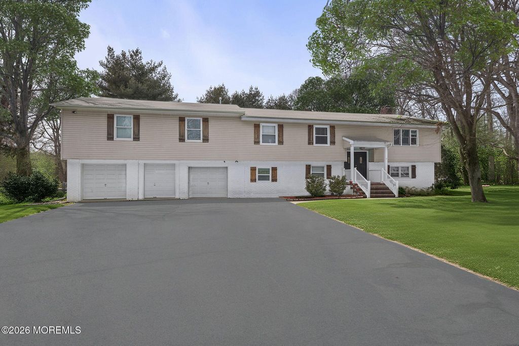 59 Sunnyside Road, Howell, NJ 07731