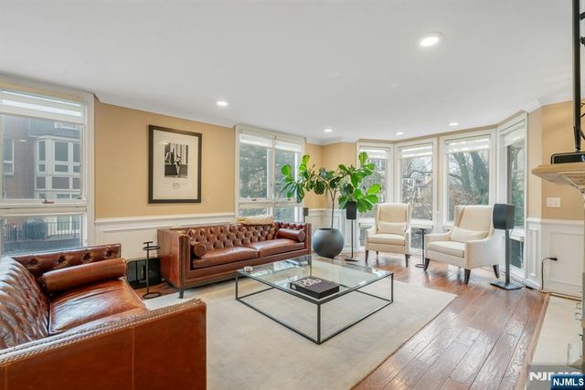 110 Kensington Drive, Fort Lee, NJ 07024