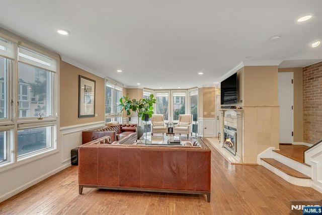 110 Kensington Drive, Fort Lee, NJ 07024
