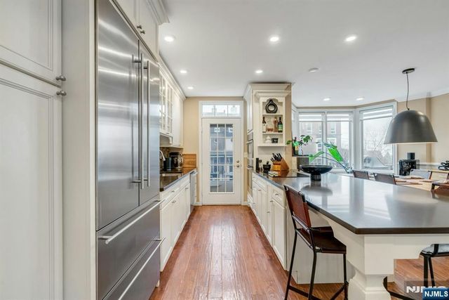 110 Kensington Drive, Fort Lee, NJ 07024