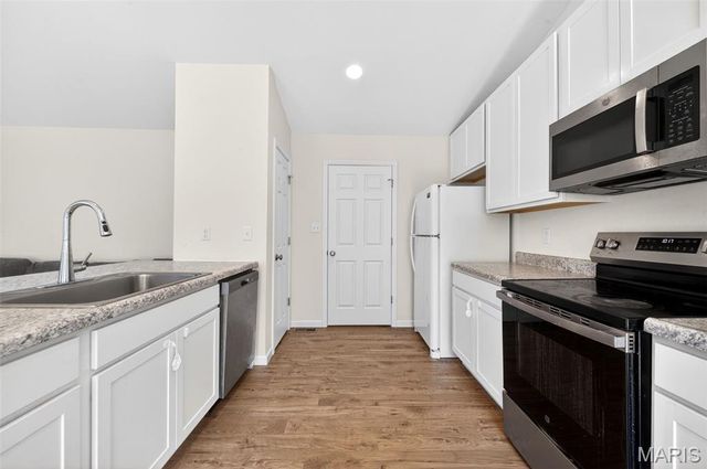 40 Brush Creek Drive, Pacific, MO 63069