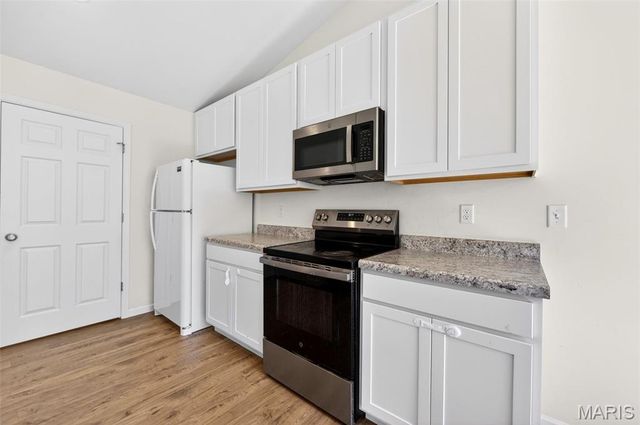 40 Brush Creek Drive, Pacific, MO 63069