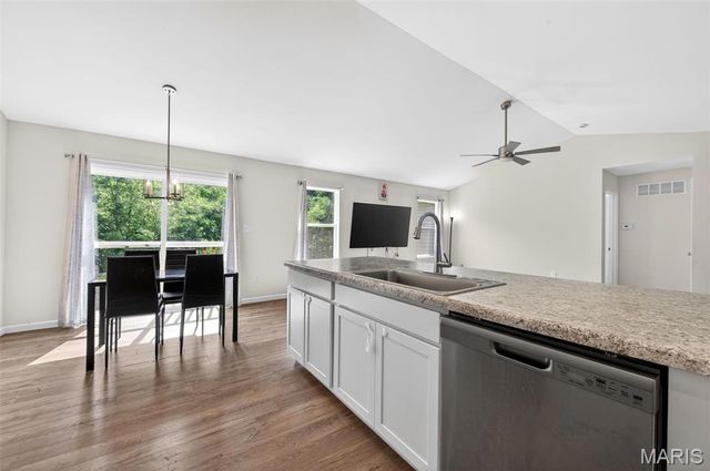 40 Brush Creek Drive, Pacific, MO 63069