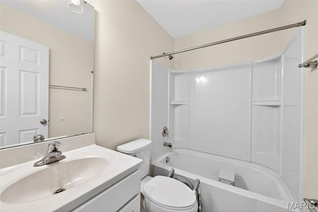 40 Brush Creek Drive, Pacific, MO 63069