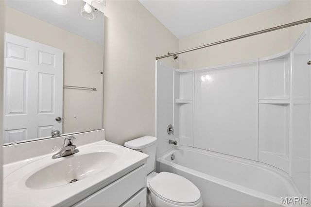 40 Brush Creek Drive, Pacific, MO 63069