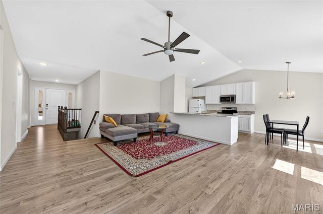 40 Brush Creek Drive, Pacific, MO 63069