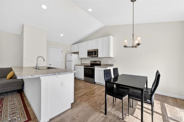 40 Brush Creek Drive, Pacific, MO 63069