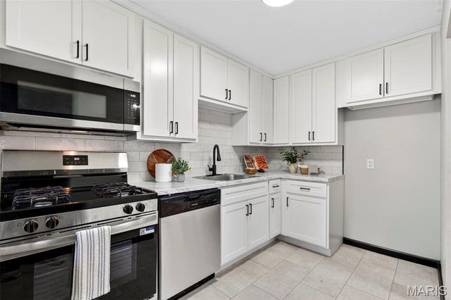 3568 Wright Avenue, St Ann, MO 63074