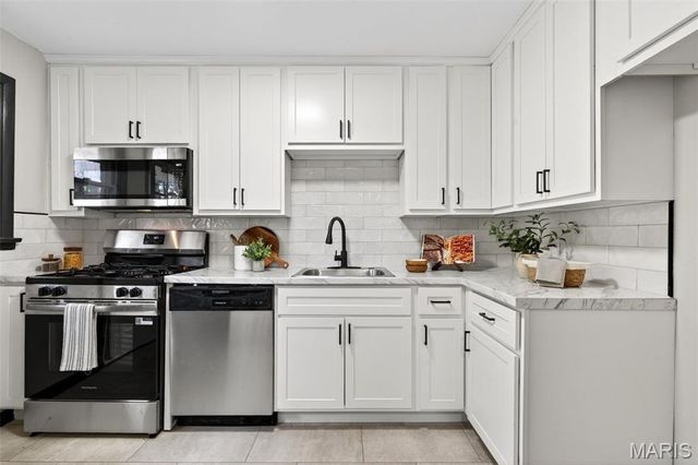 3568 Wright Avenue, St Ann, MO 63074