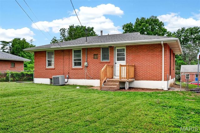 3568 Wright Avenue, St Ann, MO 63074