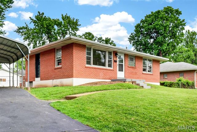 3568 Wright Avenue, St Ann, MO 63074
