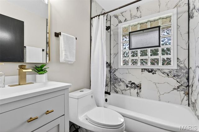 3568 Wright Avenue, St Ann, MO 63074