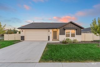 455 W Screech Owl Dr, Kuna, ID 83634