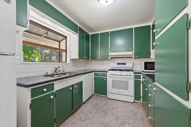 10821 Arrow Point Pl, Grass Valley, CA 95949