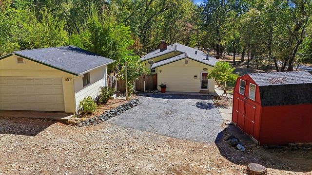 10821 Arrow Point Pl, Grass Valley, CA 95949