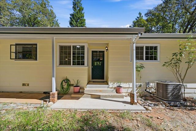 10821 Arrow Point Pl, Grass Valley, CA 95949