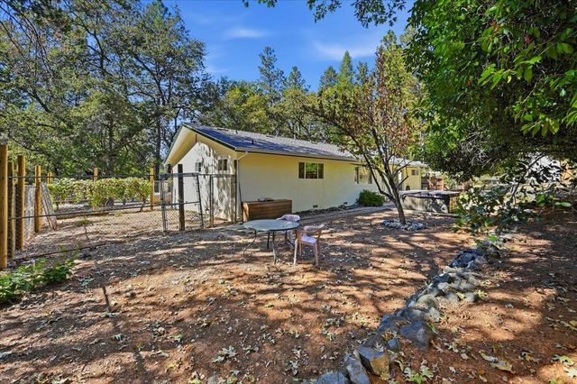 10821 Arrow Point Pl, Grass Valley, CA 95949