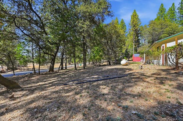 10821 Arrow Point Pl, Grass Valley, CA 95949