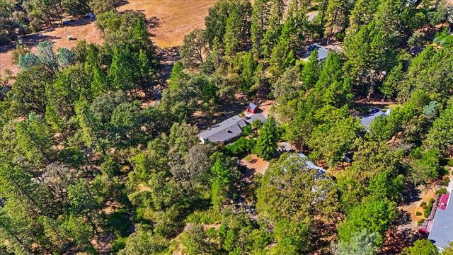 10821 Arrow Point Pl, Grass Valley, CA 95949
