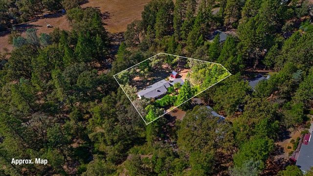 10821 Arrow Point Pl, Grass Valley, CA 95949