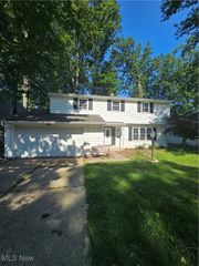 4590 Brendan Lane, North Olmsted, OH 44070