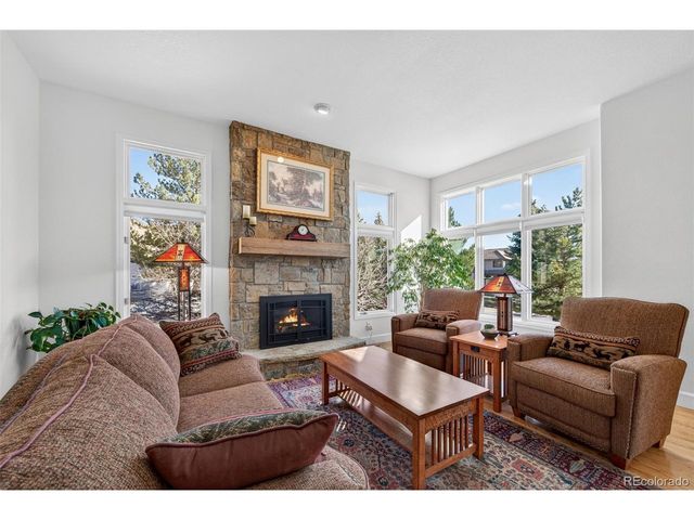 33 Golden Eagle Ln, Littleton, CO 80127