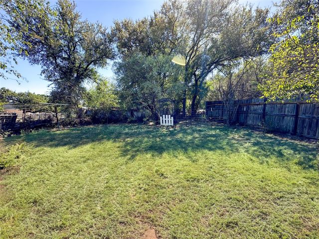 611 4th Street, Mineral Wells, TX 76067