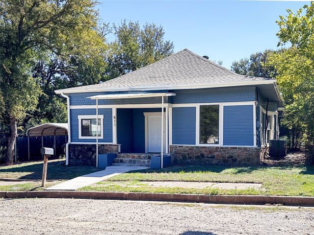 611 4th Street, Mineral Wells, TX 76067