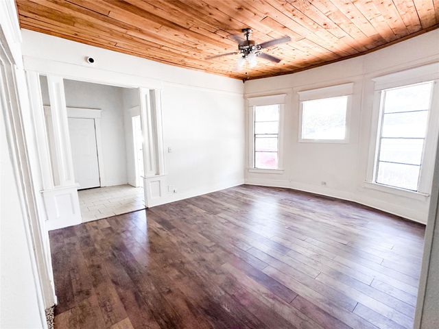 611 4th Street, Mineral Wells, TX 76067