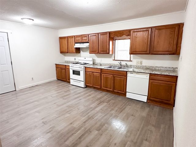 611 4th Street, Mineral Wells, TX 76067